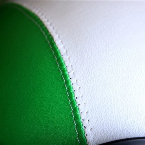 Motorcycle helmet with Italy tricolore flag colors, Vespa style