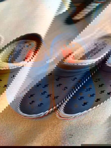 crocs παντοφλακια