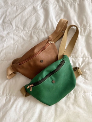 Thiros banana bags like new, faux leather set