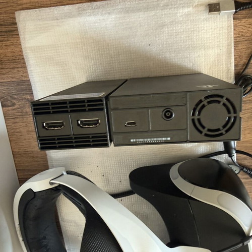 PlayStation VR (PS VR1) like new with Camera and Astro Bot game