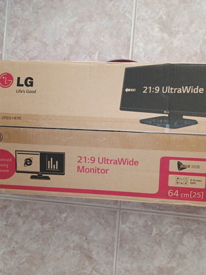 LG 25" 21:9 Ultrawide Monitor IPS 25UB55 like new