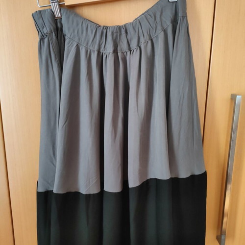 Madame Shou Shou skirt size M like new, black and gray, above knee