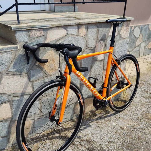 Peugeot R15 28" road bike, size 56, like new