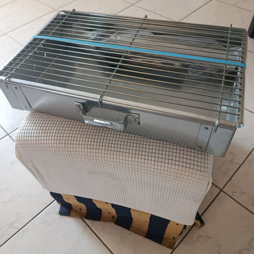 Metal grill with grate, medium size, new