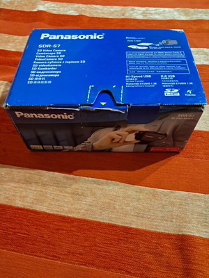 Panasonic SDR-S7 video camera like new
