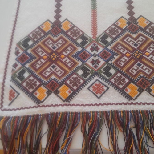 Handmade table runner with Cretan design like new