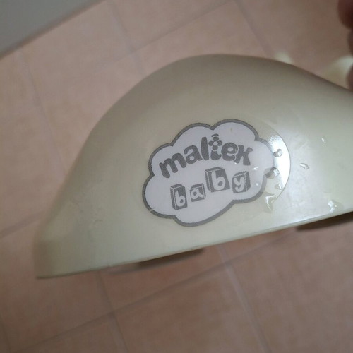 Maltex baby bath tub like new with drainage and accessories