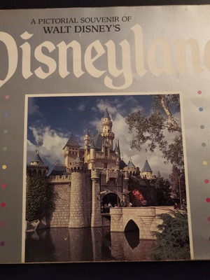 Βιβλίο συλλεκτικό A Pictorial Souvenir of Walt Disney's Disneyland μεταχειρισμένο
