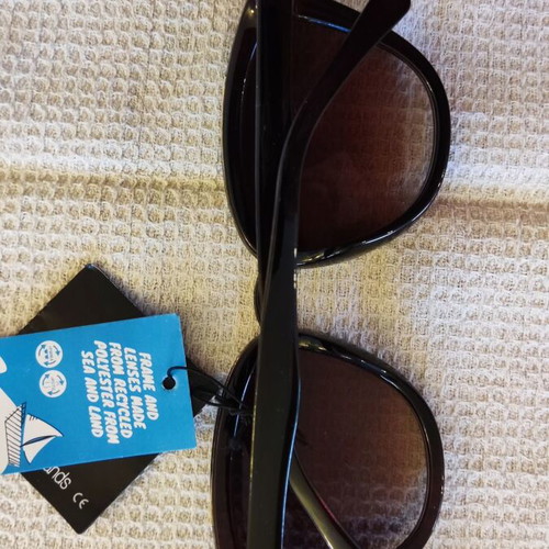 Solo-Solis NDL2616 sunglasses new, cat eye design brown degrade lenses