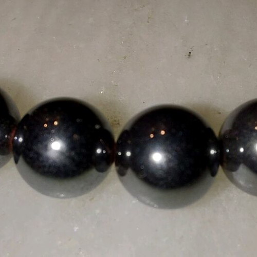 Hematite necklace like new with large pearl