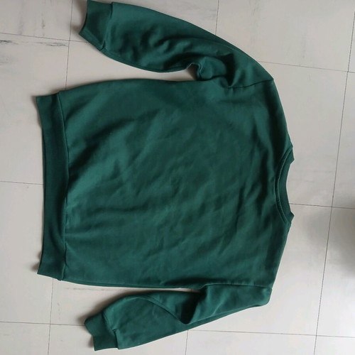 Trax green sweatshirt like new for 10 years old