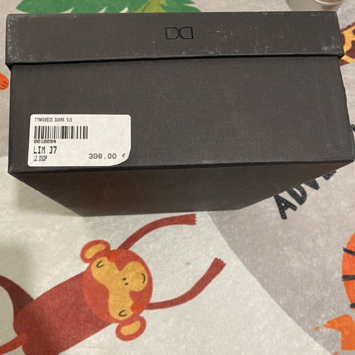 Dukas pumps like new, size 37, yellow with original box