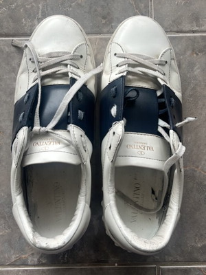 Valentino Garavani Leather Sneakers used, size 43, white blue