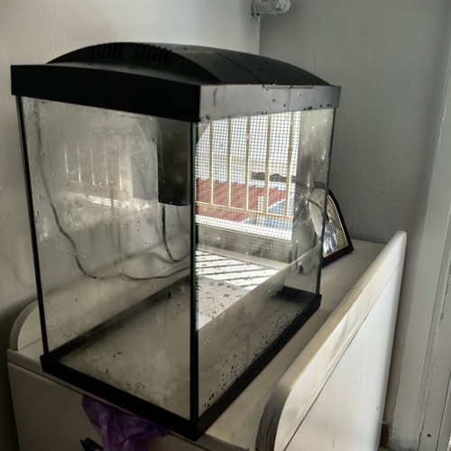 Hailea 30ltr Aquarium used, with heater without filter