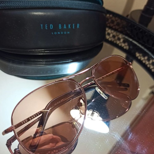 Ted Baker Aviator sunglasses like new, gold frame, mirror lens