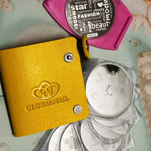 Nail Art set used with wallet and metal plates