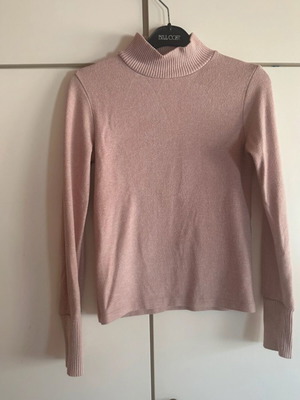 Stradivarius women's pink turtleneck sweater like new, size S