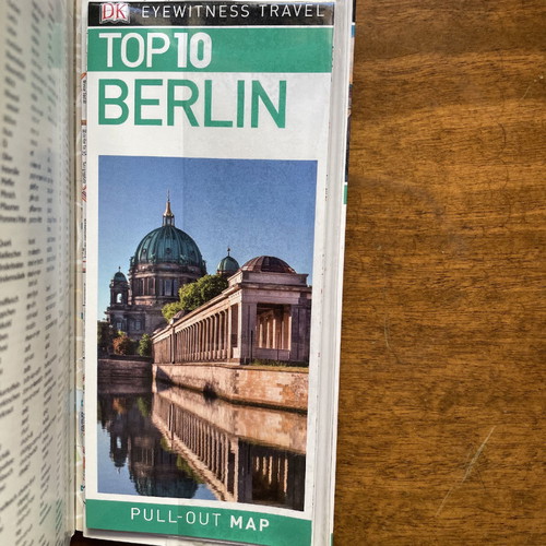 Berlin travel guide like new with pull-out map, English
