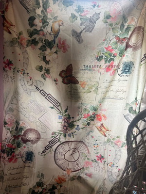 Romantic curtain 2 meters long, unused, thick fabric