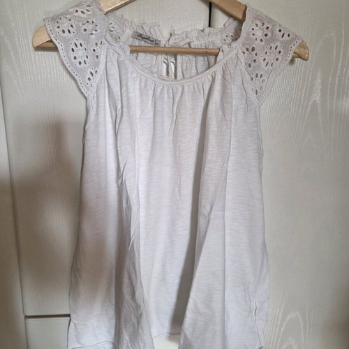 Regalinas white blouse with embroidered shoulders, cotton, one size