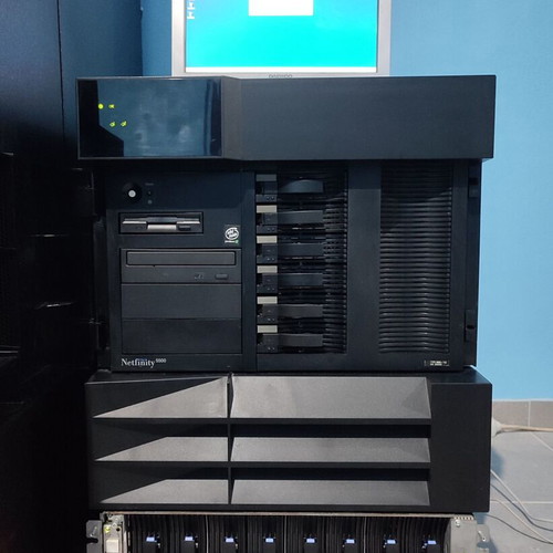 IBM Netfinity 5500 Server used, Dual Pentium II 400MHz, 2x256MB RAM