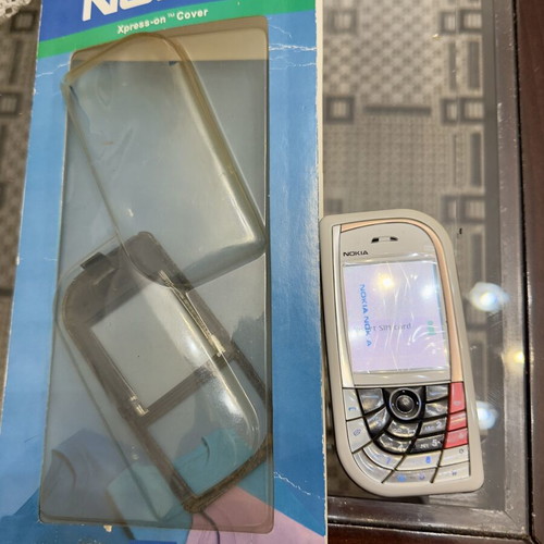 Nokia 7610 mobile phone with 512MB memory card