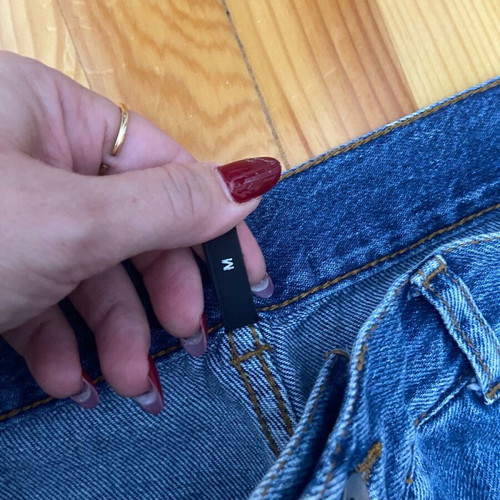 Jeans with rips in excellent condition, size M