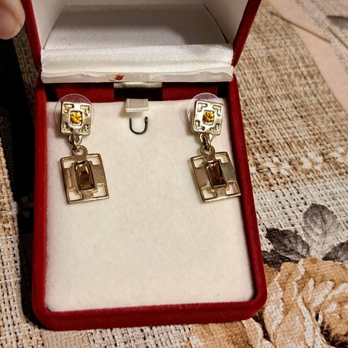 Vintage earrings like new, pack of 5 pairs