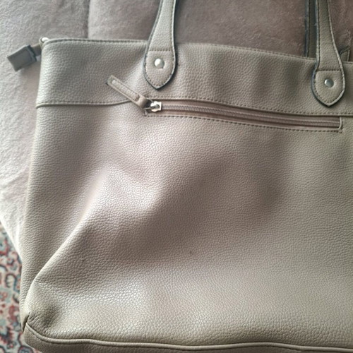 Carpisa shoulder bag like new, beige puro color
