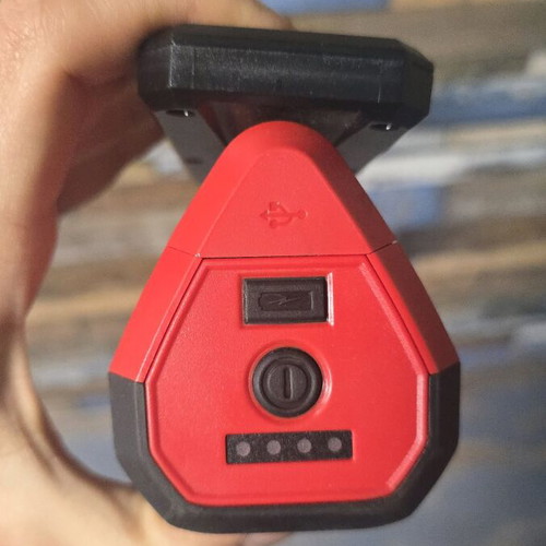 Milwaukee M12 700lm Cordless Lamp like new