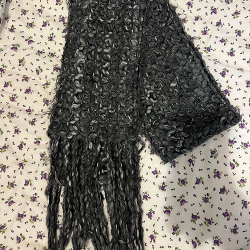 Artisti Italiani knitted scarf like new, gray