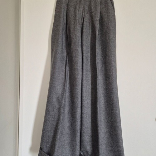 Karavan pants gray 100% wool like new, size S