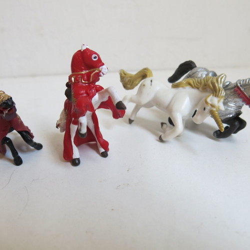 Animal figures used, set of 4 plastic horses by Papo and Safari Ltd