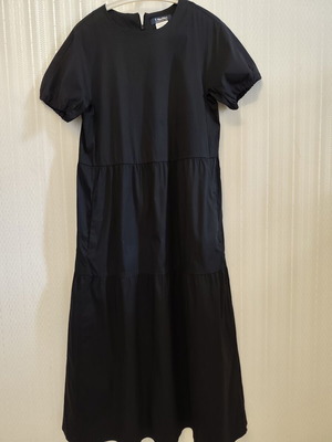 Max Mara dress like new, length 122 cm, elastic sleeves, side pockets