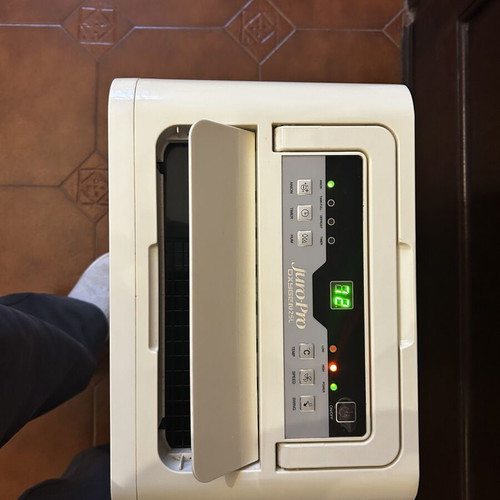 Juro Pro Oxygen 25L Dehumidifier like new with compressor and ionizer