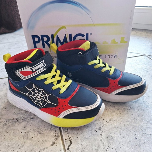 Primigi kids anatomical boots with lights used, size 31