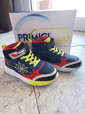 Primigi kids anatomical boots with lights used, size 31