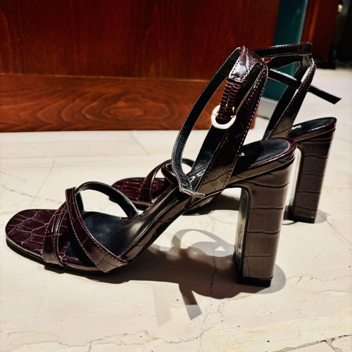 Mango strappy heels like new, burgundy croco texture