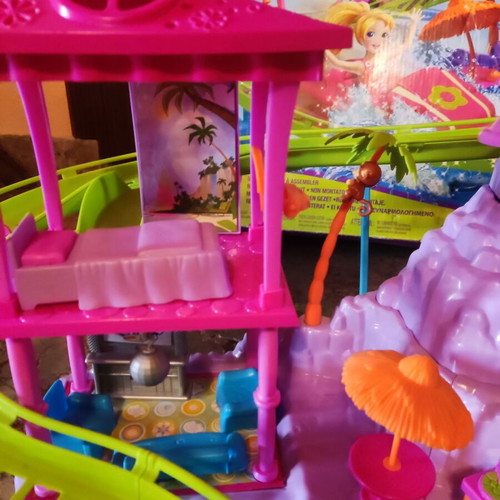 Polly Pocket Spin'n Surprise Waterpark playset used with 3 dolls and accessories