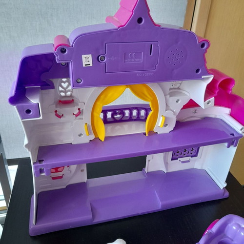 Castle/Palace used with sound, missing half door