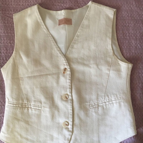 Beige vest Frenchie used with two new H&M T-shirts gift