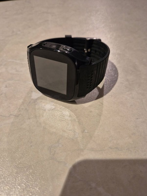 Smartwatch non-functional for parts or repair