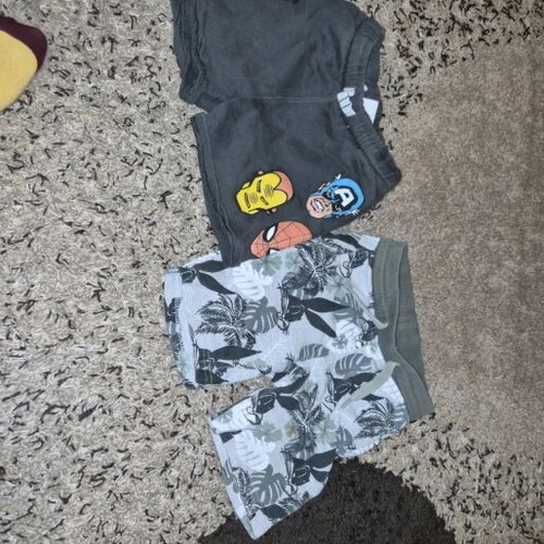 Boys' T-shirts and shorts 4 years like new