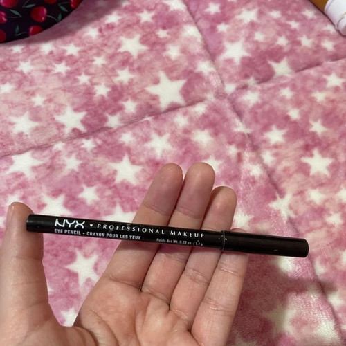 Nyx black eye pencil in excellent condition