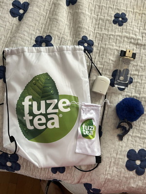 Insulated bag with gifts, new condition