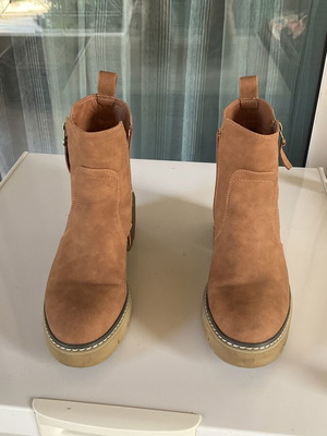 Women's boots beige like new, size 41