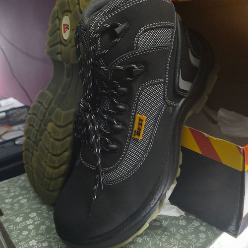 Men's work boots size 44 new, black and gray