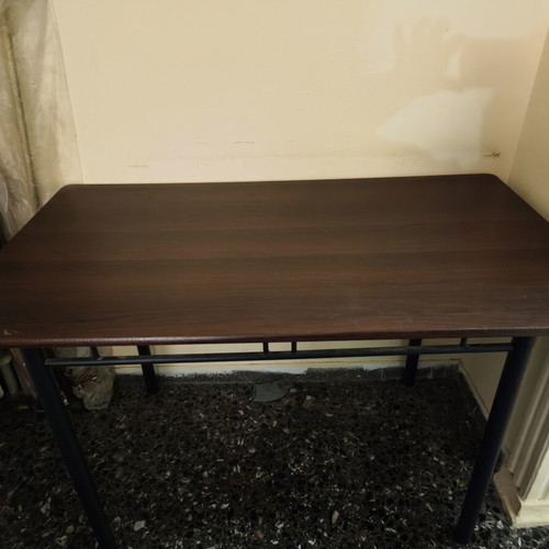 Table with 3 chairs used, removable parts, dimensions 75x119x67 cm