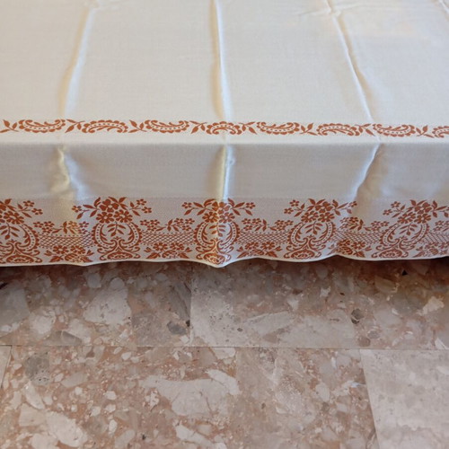 Embroidered tablecloth 160x130 cm like new