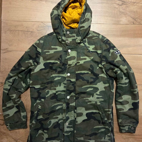 Camo parka jacket Medium like new